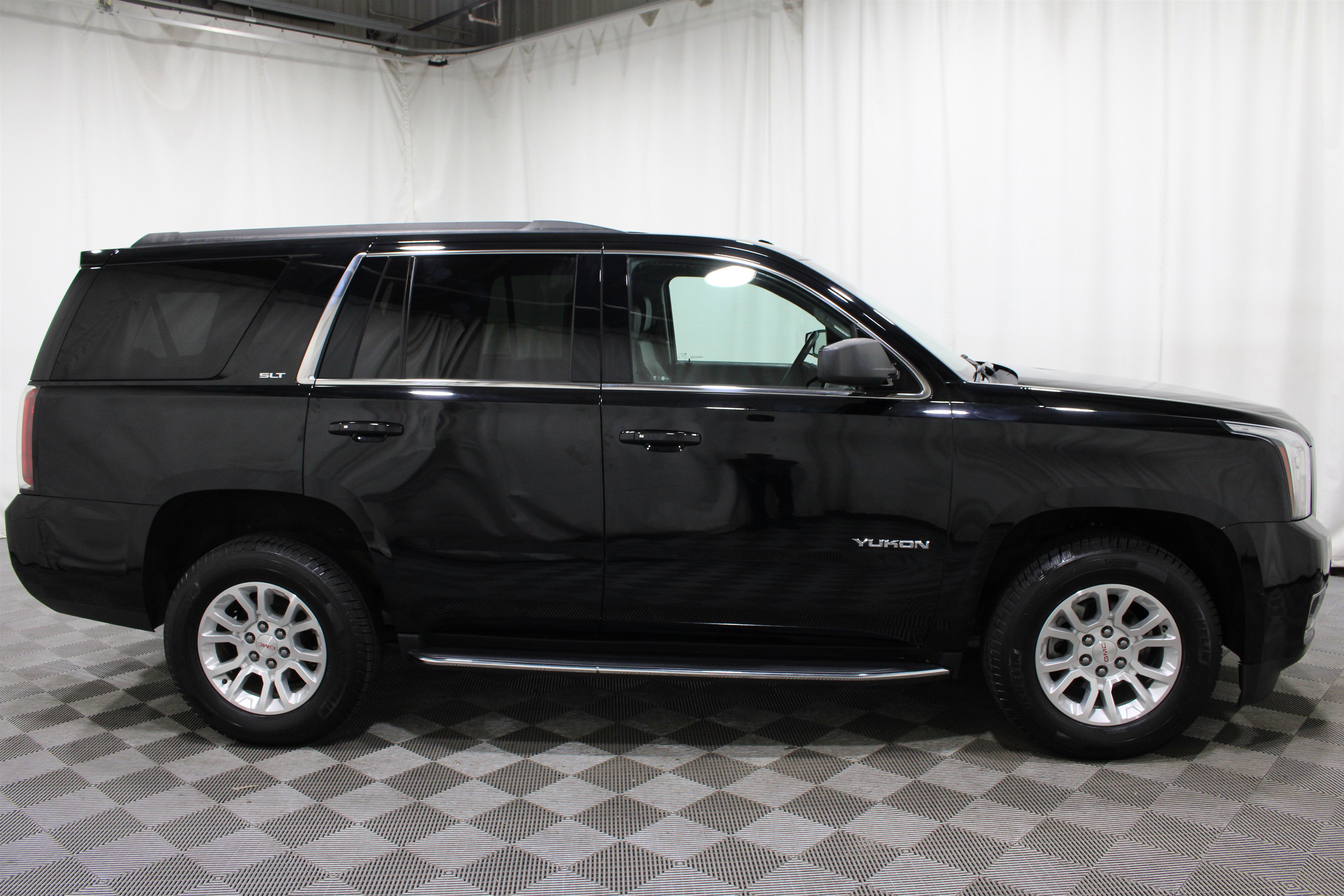 Used 2017 GMC Yukon SLT RWD image 35