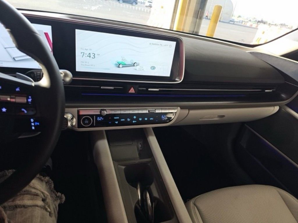 Used 2024 Hyundai Ioniq 6 SEL AWD/4WD image 16