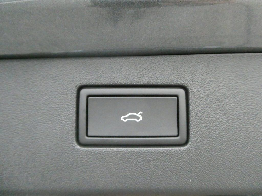 New 2026 Volkswagen Tiguan SE image 33