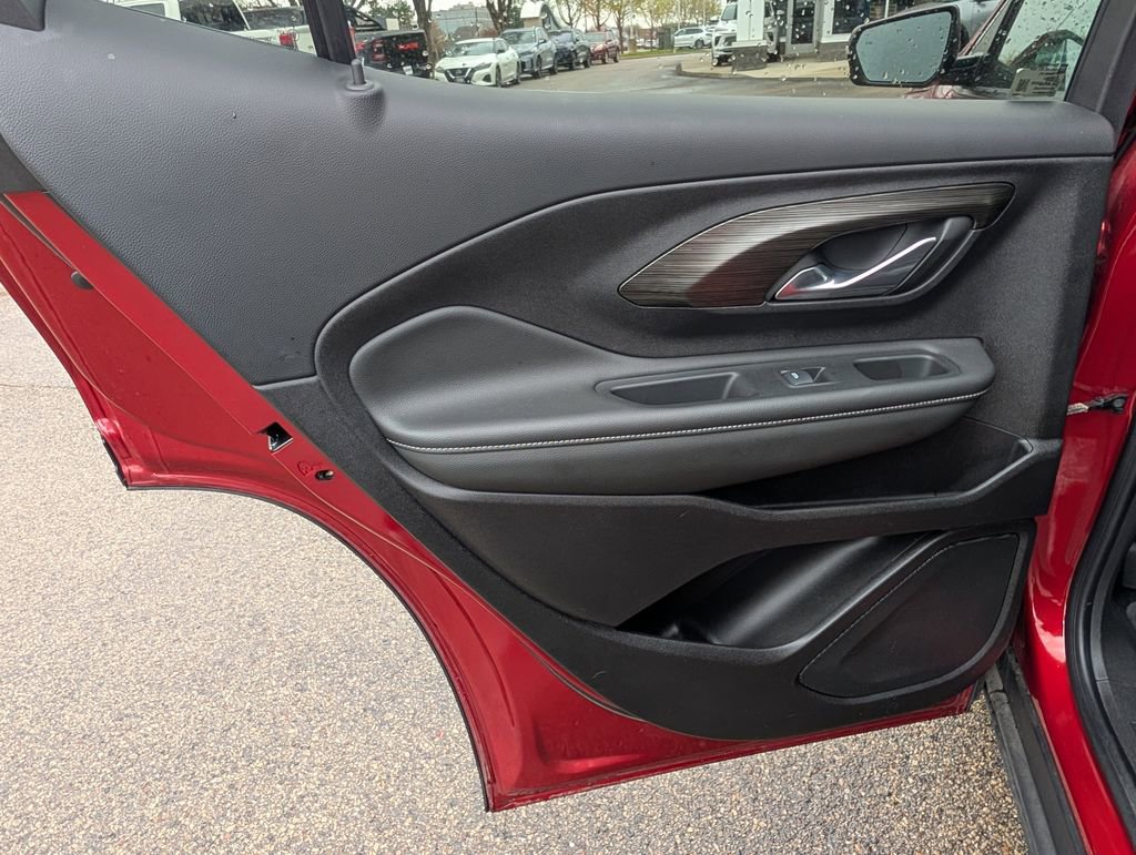 Used 2024 GMC Terrain SLT w/ Infotainment Package II AWD/4WD image 26