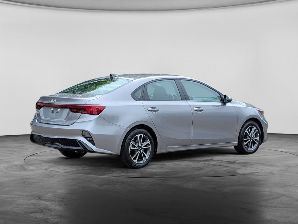 Used 2024 Kia Forte LXS FWD image 7