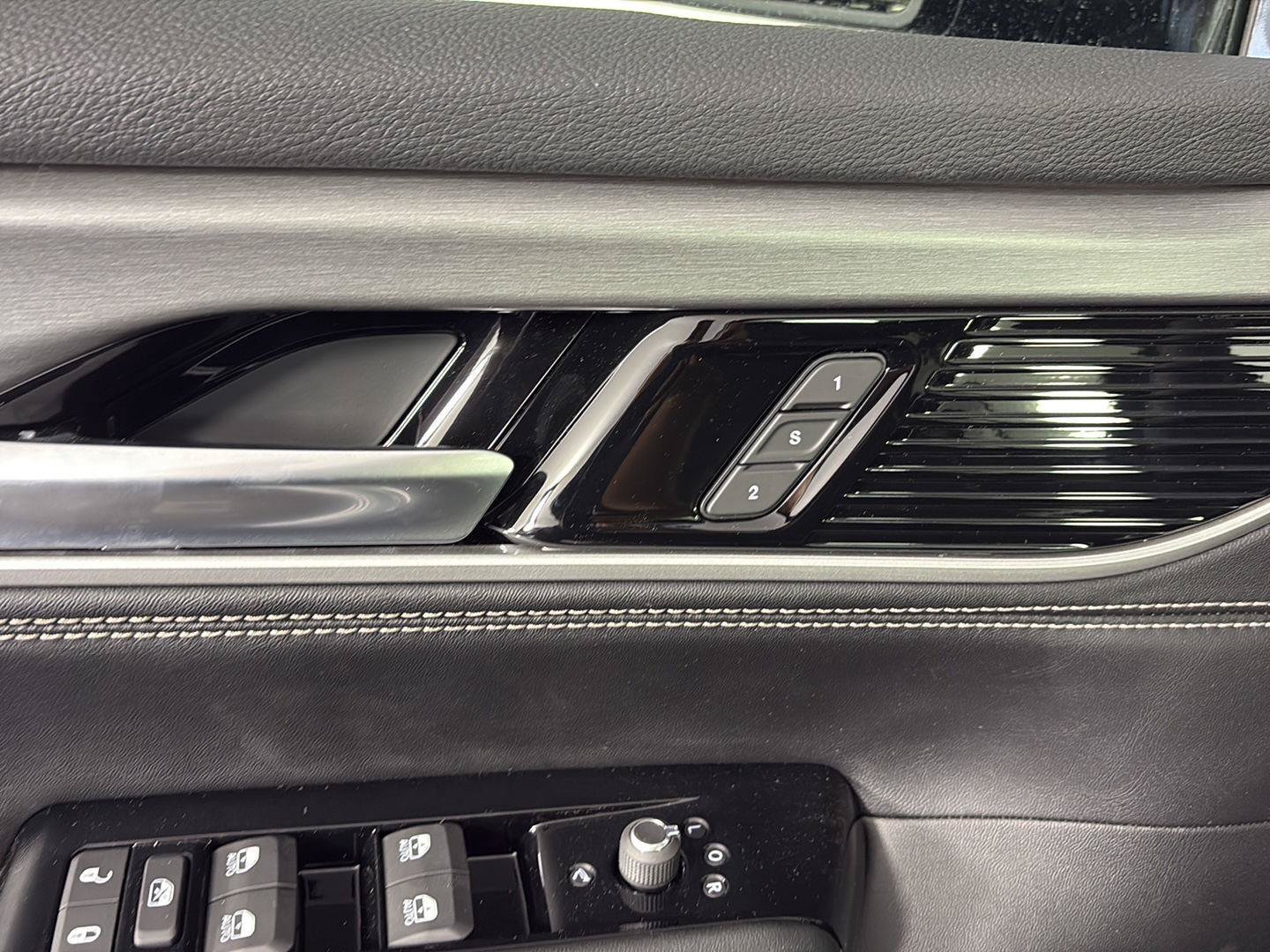 New 2026 Jeep Grand Wagoneer Limited AWD/4WD image 12