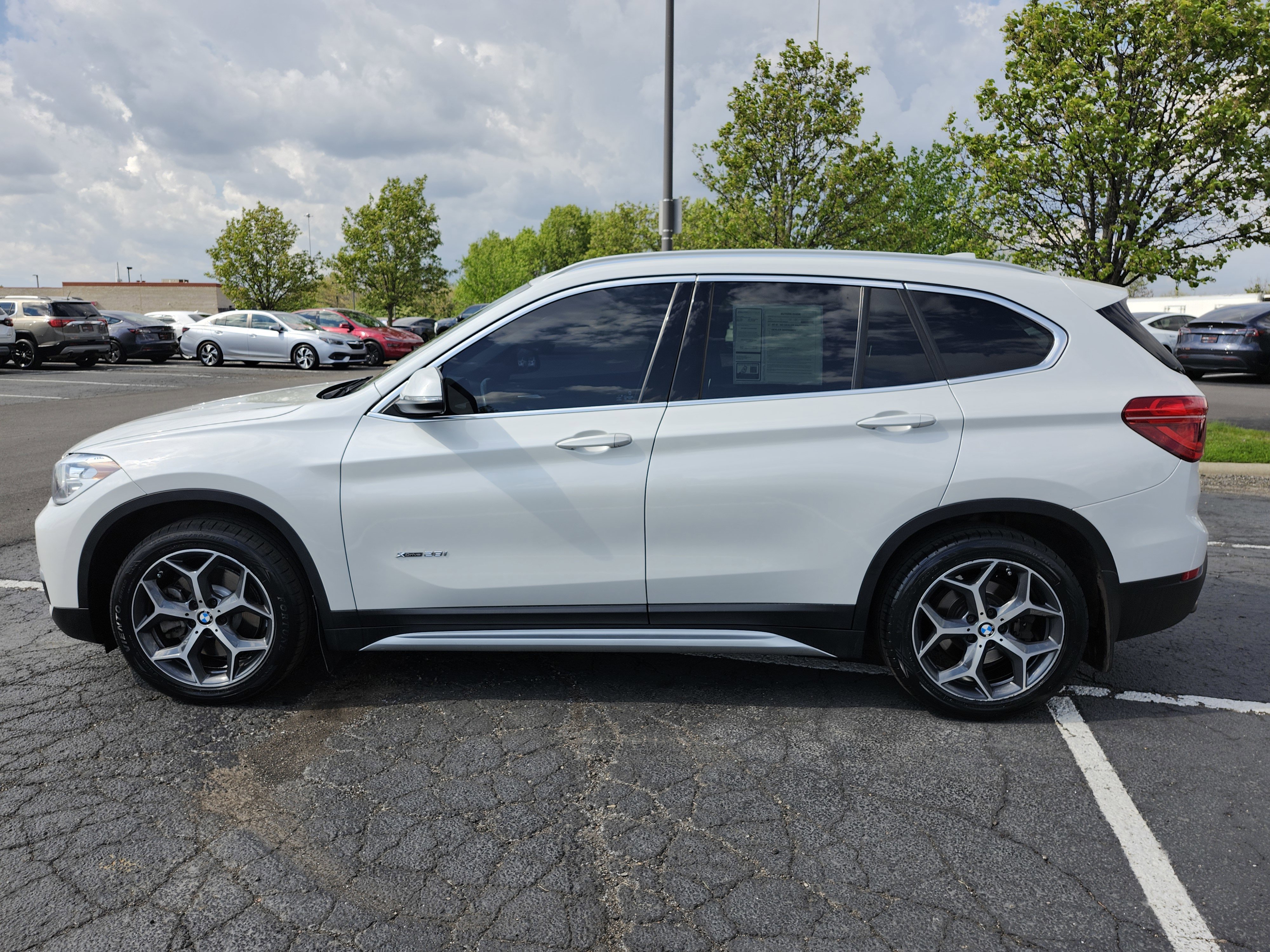 Used 2018 BMW X1 xDrive28i AWD/4WD image 16