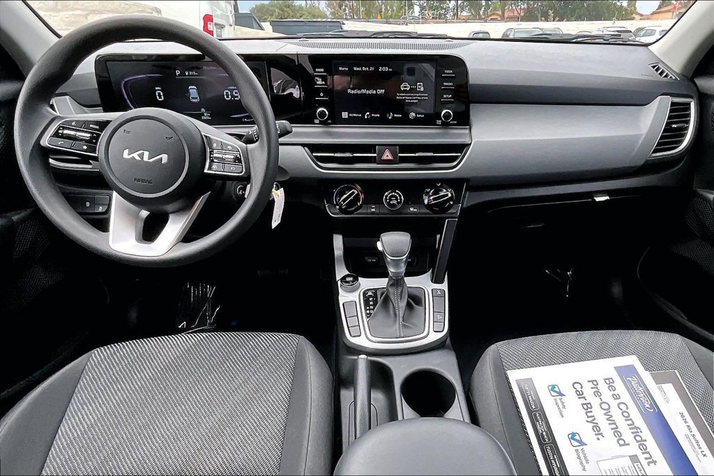 Used 2026 Kia Seltos LX AWD/4WD image 13