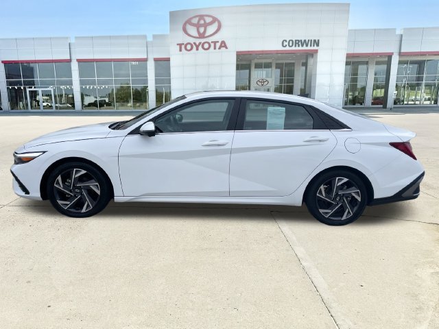 Used 2024 Hyundai Elantra Limited FWD image 2
