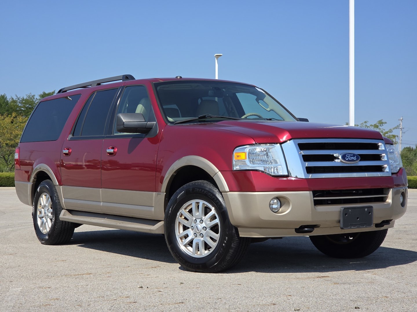 Used 2014 Ford Expedition EL XLT w/ Equipment Group 202A AWD/4WD image 1