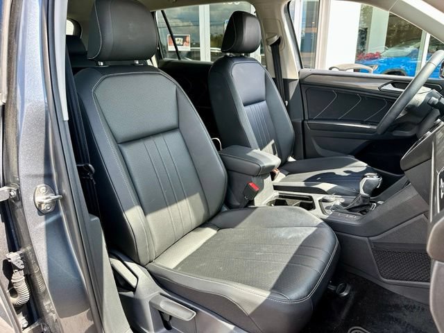 Used 2024 Volkswagen Tiguan SE AWD/4WD image 23