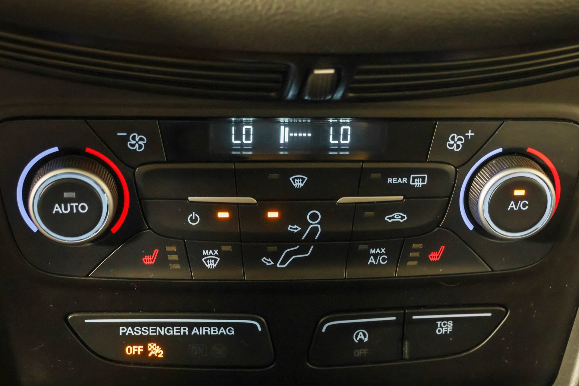 Used 2018 Ford Escape SE FWD image 32