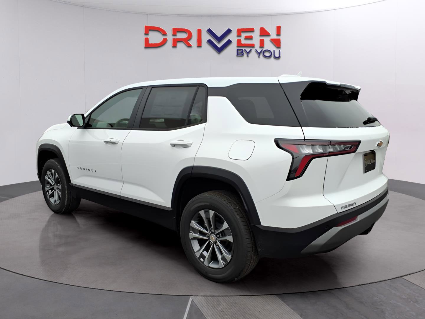 New 2026 Chevrolet Equinox LT w/ Safety and Technology Package image 3