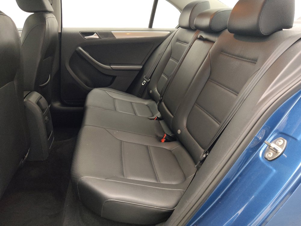 Used 2017 Volkswagen Jetta SE FWD image 18