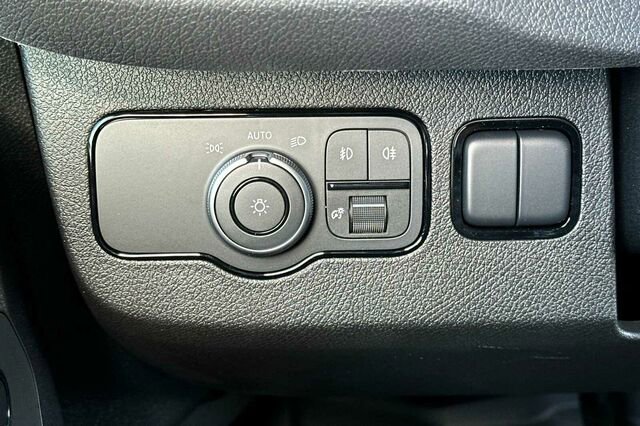 Used 2024 Mercedes-Benz Sprinter 3500 image 21