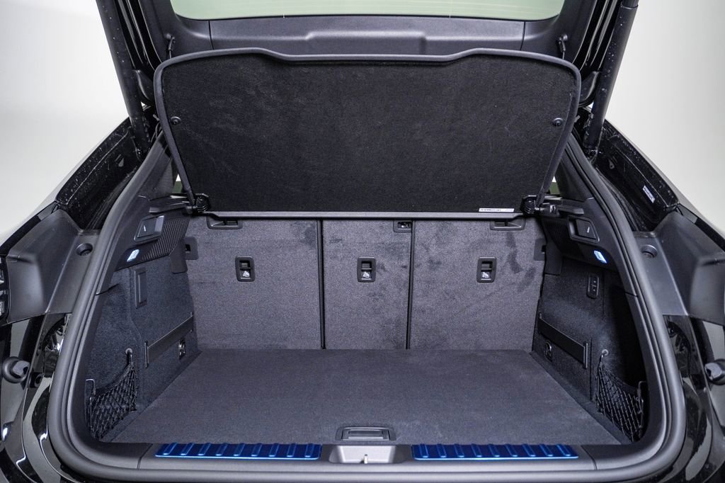 New 2026 Porsche Macan Turbo Electric image 28