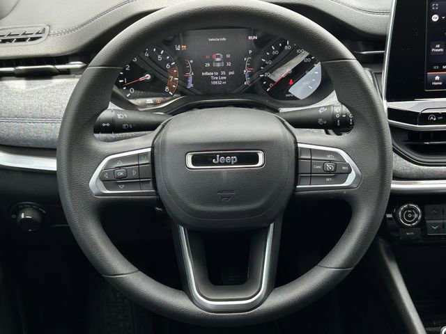 Used 2025 Jeep Compass Sport image 13