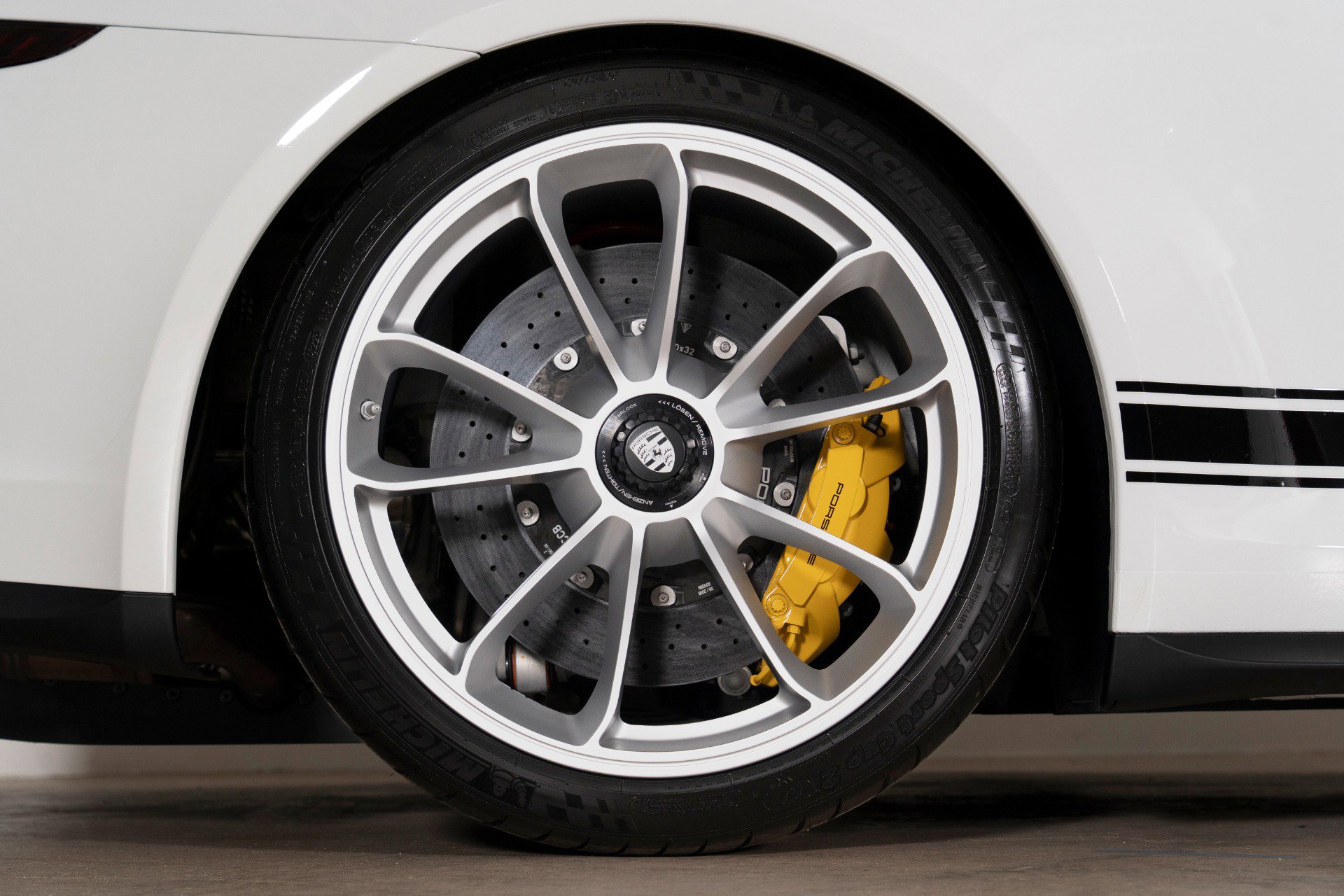 Used 2016 Porsche 911 R image 43