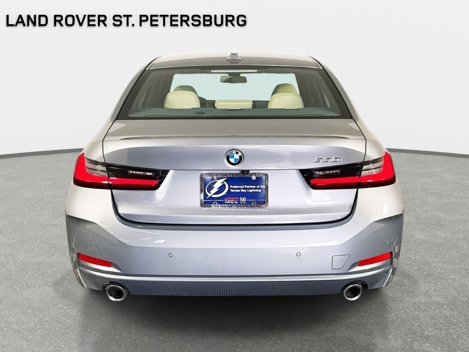 Used 2024 BMW 330i Sedan w/ Premium Package image 7