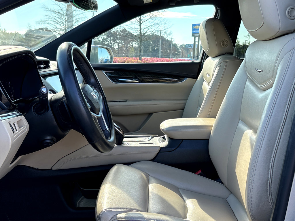 Used 2017 Cadillac XT5 FWD image 10