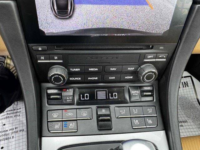Used 2019 Porsche 911 Targa 4 AWD/4WD image 32