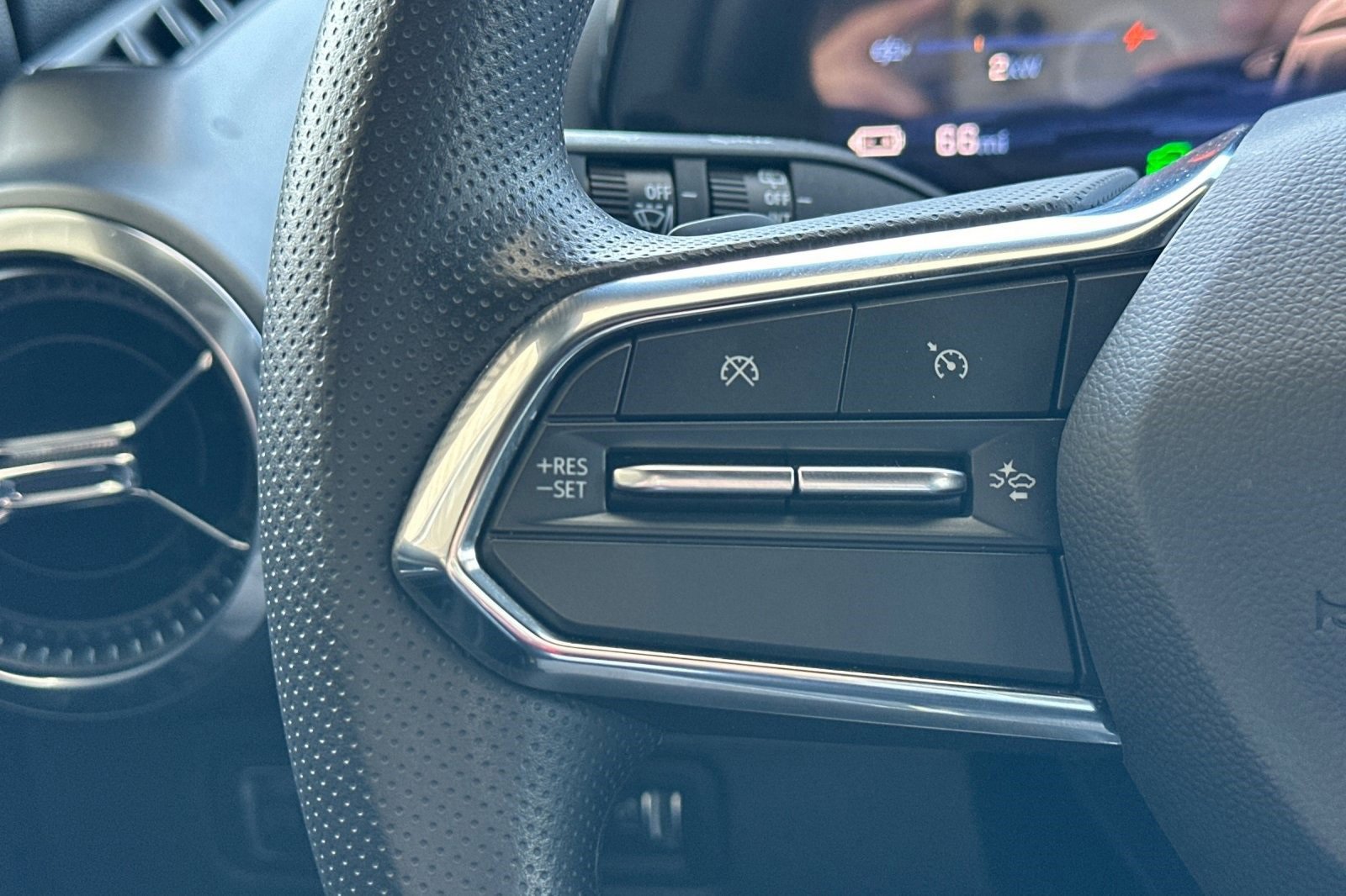 Used 2025 Chevrolet Equinox EV LT image 26