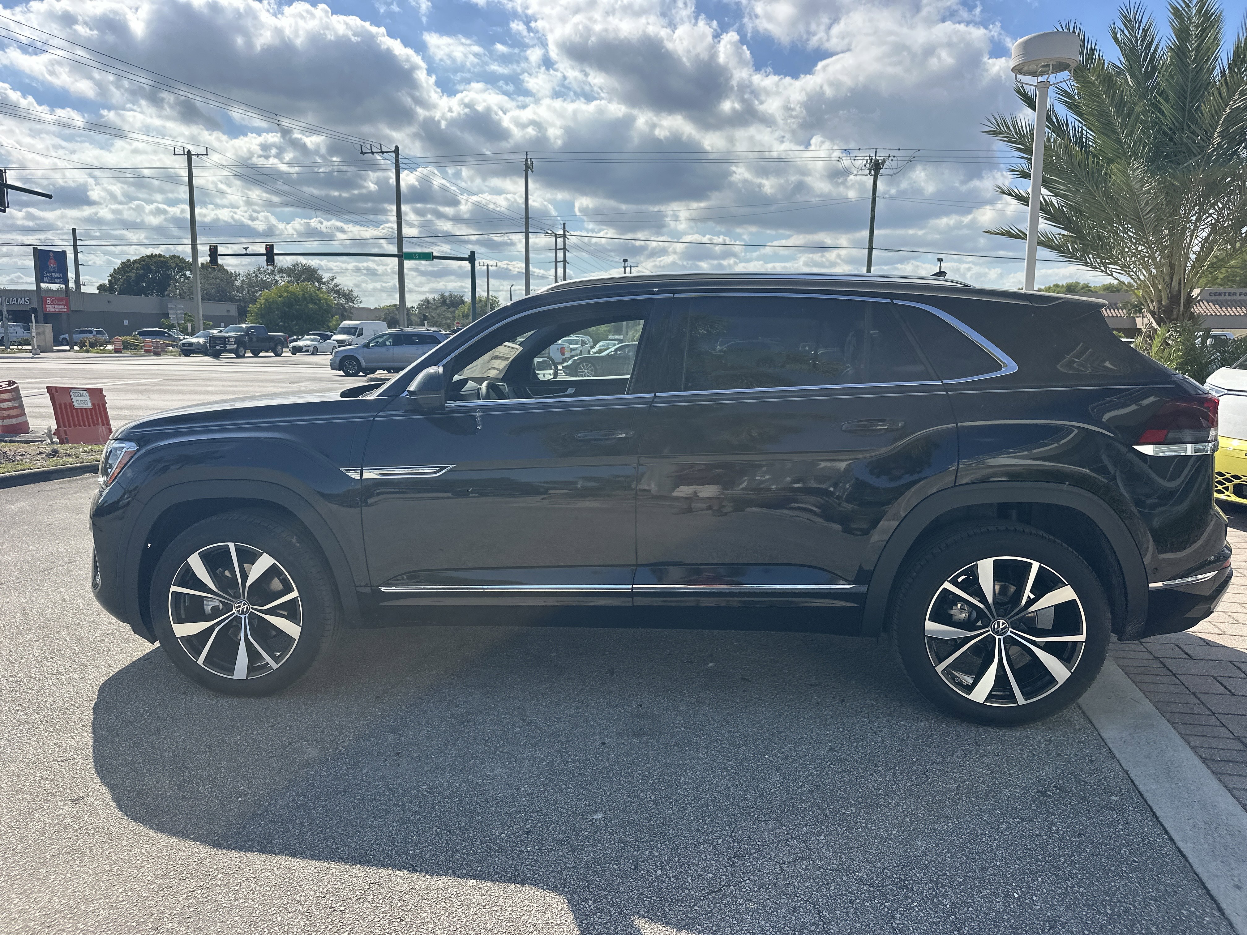 New 2026 Volkswagen Atlas Cross Sport SEL Premium R-Line image 9