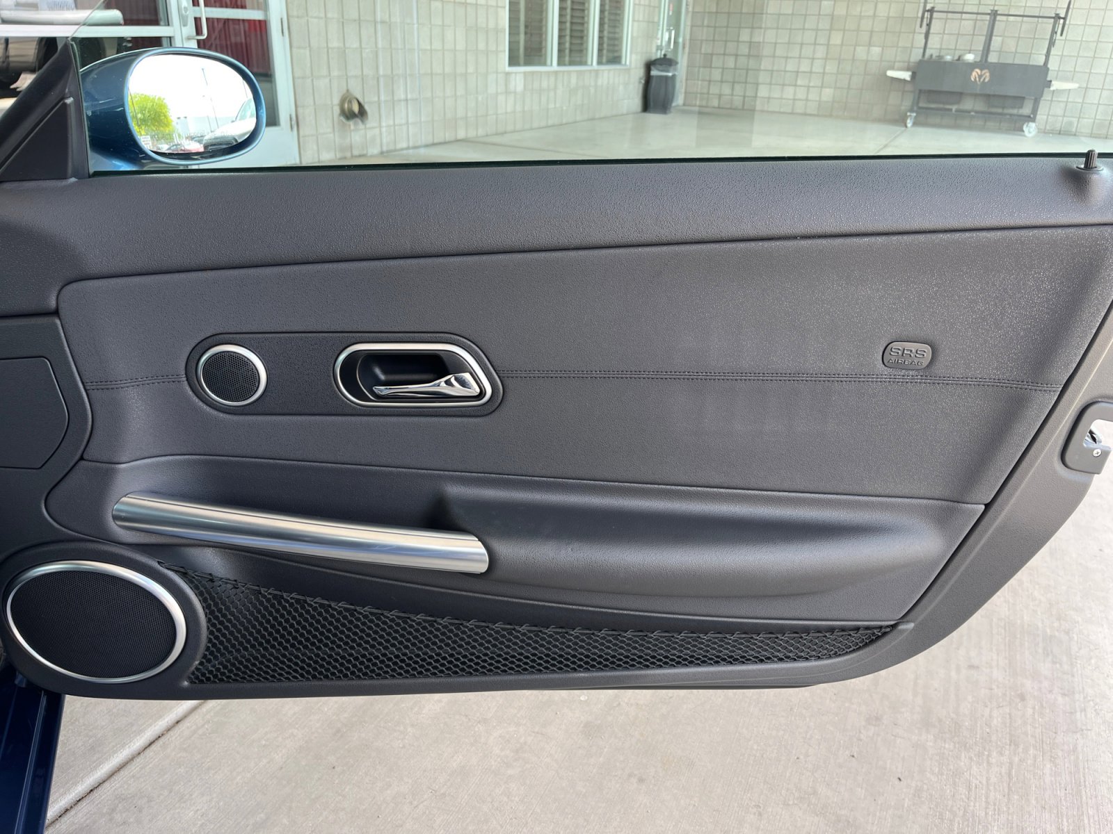 Used 2005 Chrysler Crossfire SRT-6 image 16