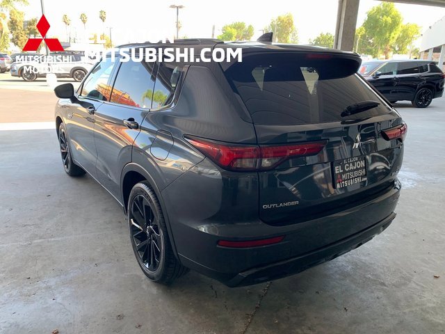 Used 2025 Mitsubishi Outlander SEL Black Edition image 6