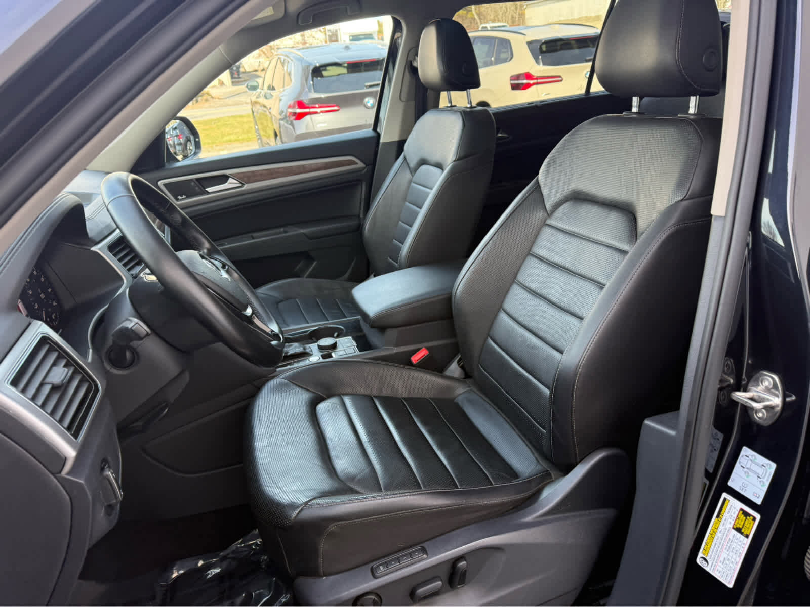 Used 2018 Volkswagen Atlas SEL Premium image 11