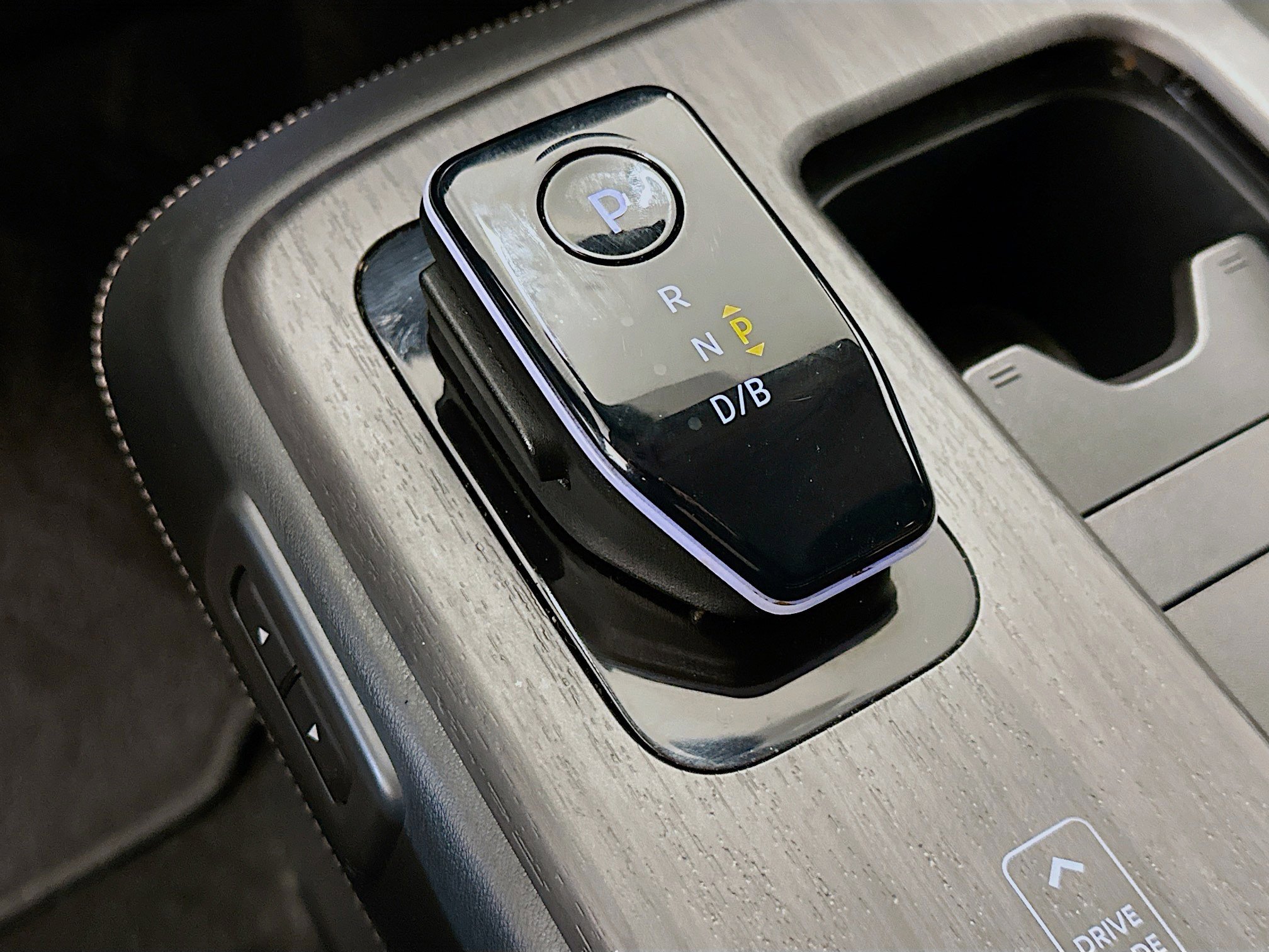 Used 2023 Nissan Ariya AWD image 25