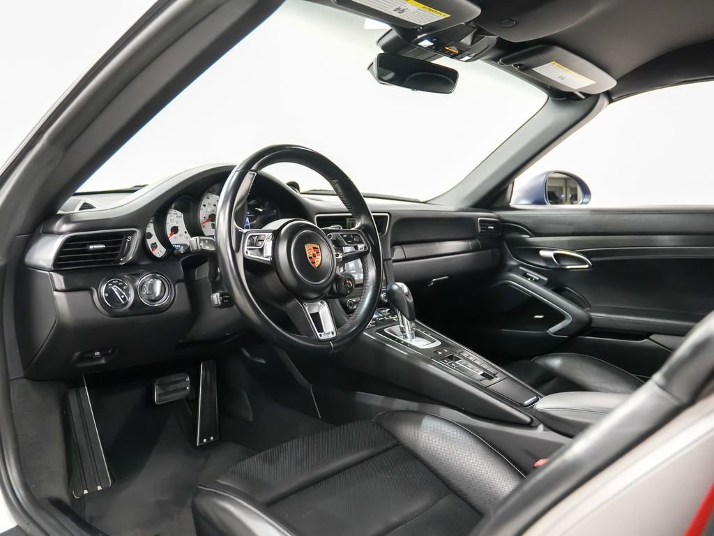 Certified 2019 Porsche 911 Carrera GTS image 4