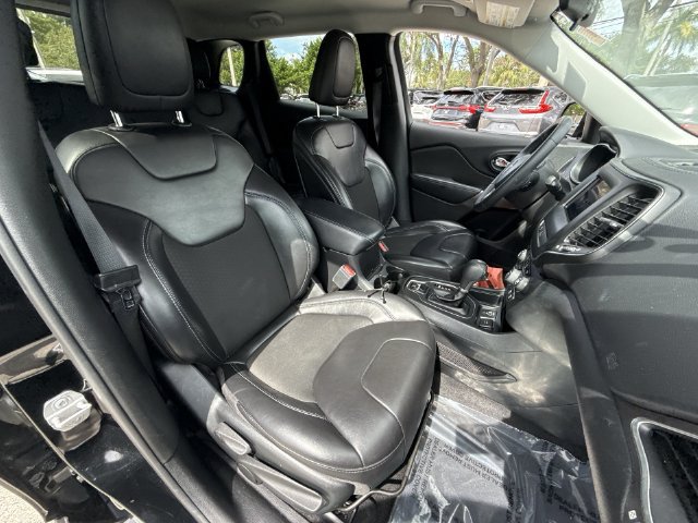 Used 2019 Jeep Cherokee Latitude Plus FWD image 26
