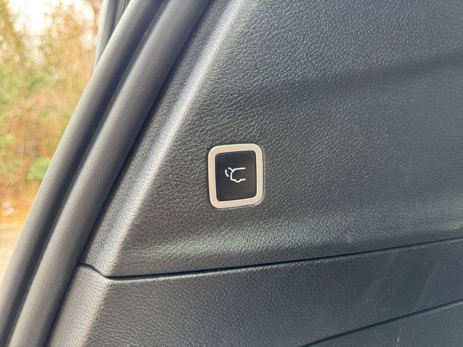 Used 2025 Chrysler Pacifica Limited image 21