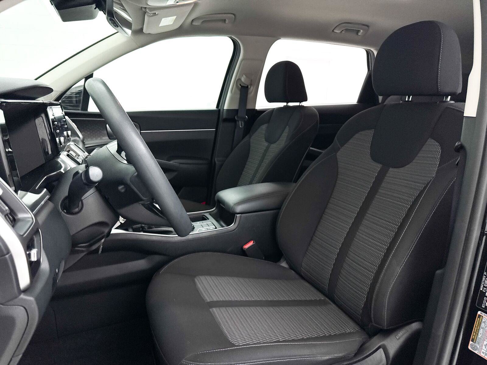 Used 2023 Kia Sorento LX FWD image 22