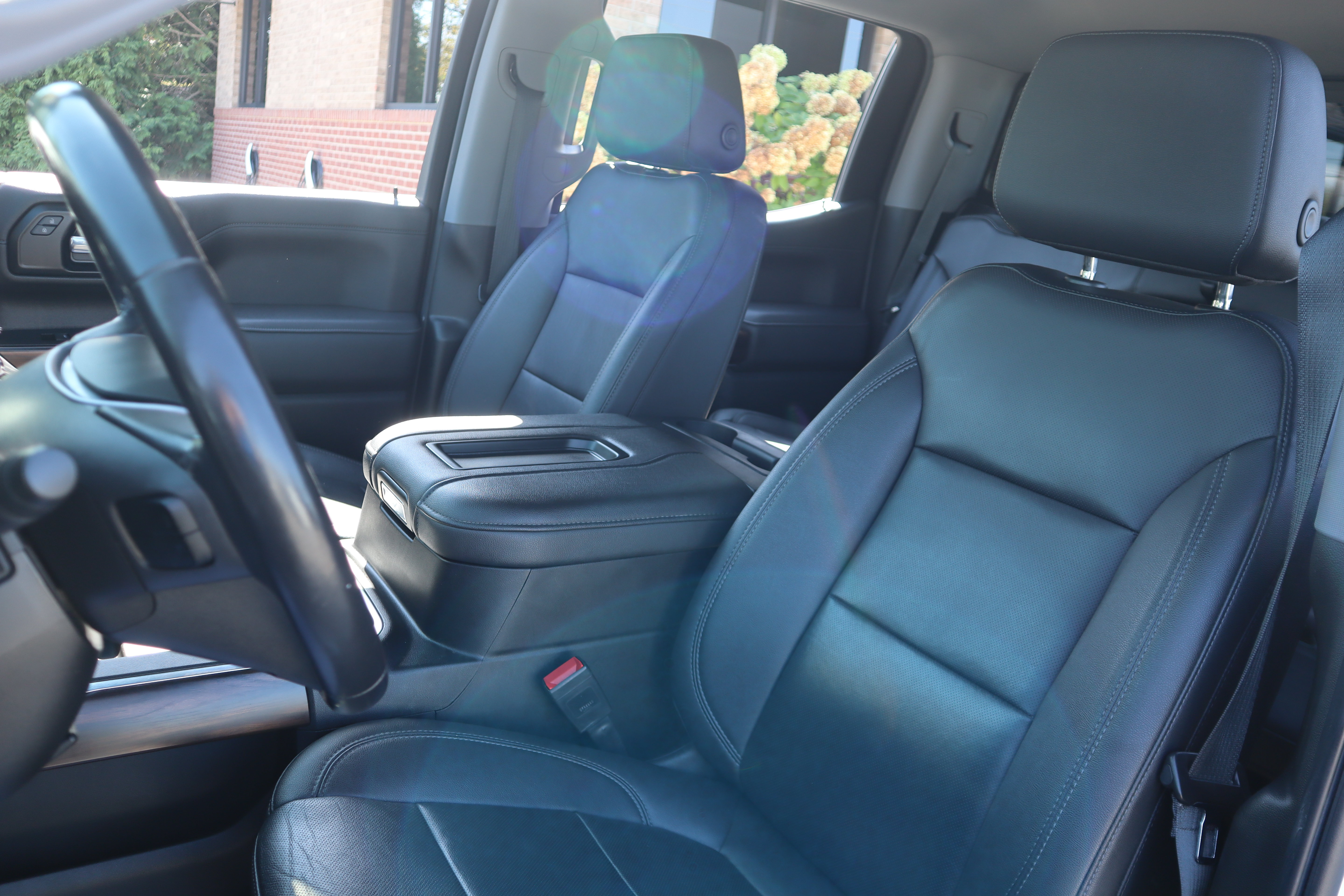 Used 2021 GMC Sierra 1500 SLT w/ SLT Convenience Package AWD/4WD image 31