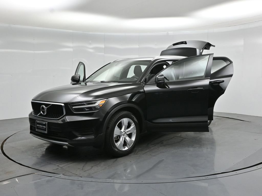 Used 2022 Volvo XC40 T5 Momentum AWD/4WD image 27