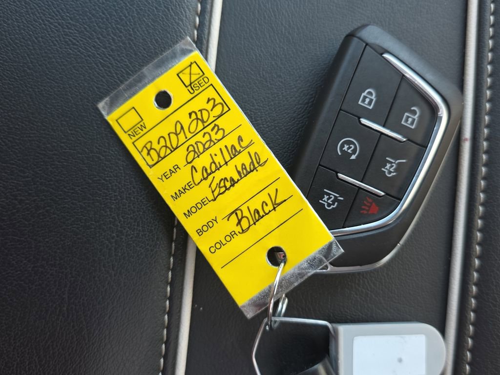 Used 2023 Cadillac Escalade Premium Luxury image 22