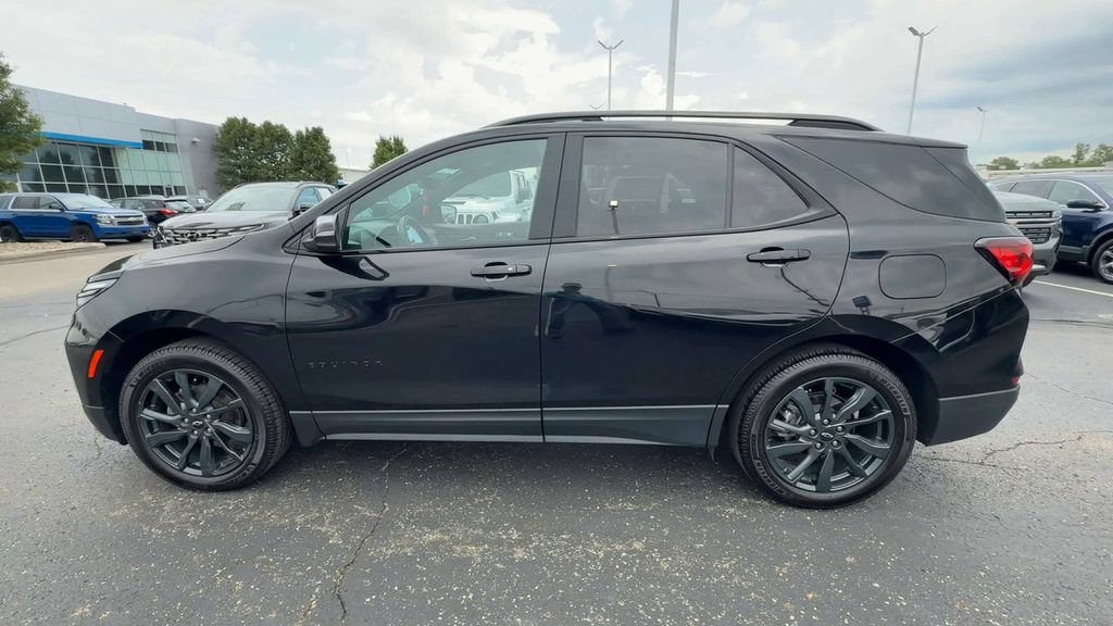 Used 2023 Chevrolet Equinox RS w/ RS Leather Package AWD/4WD image 5