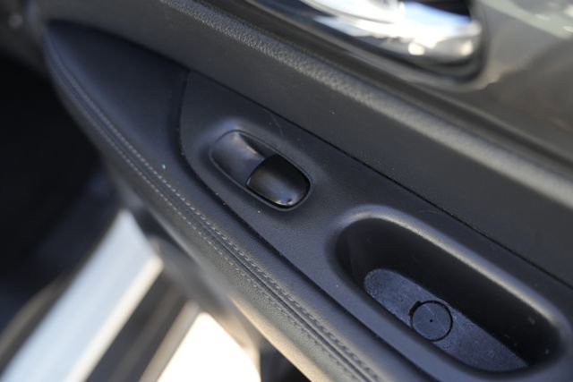 Used 2018 Nissan Rogue SV w/ Premium Package image 30