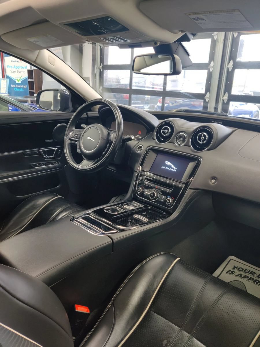 Used 2016 Jaguar XJ AWD/4WD image 21
