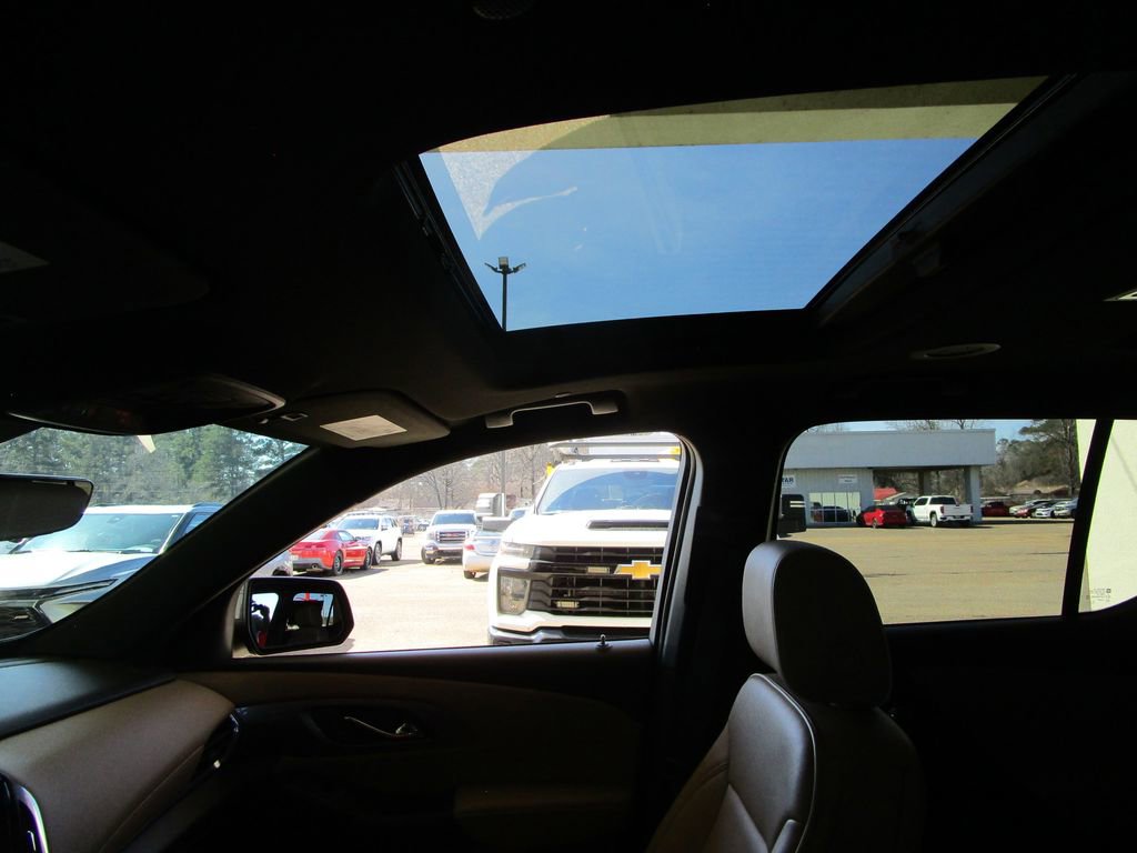 Used 2023 Chevrolet Traverse Premier image 26