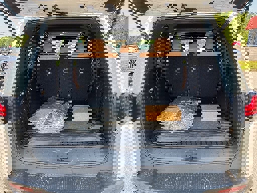 Used 2023 Lexus LX 600 4WD w/ Accessory Package (Z1) image 14