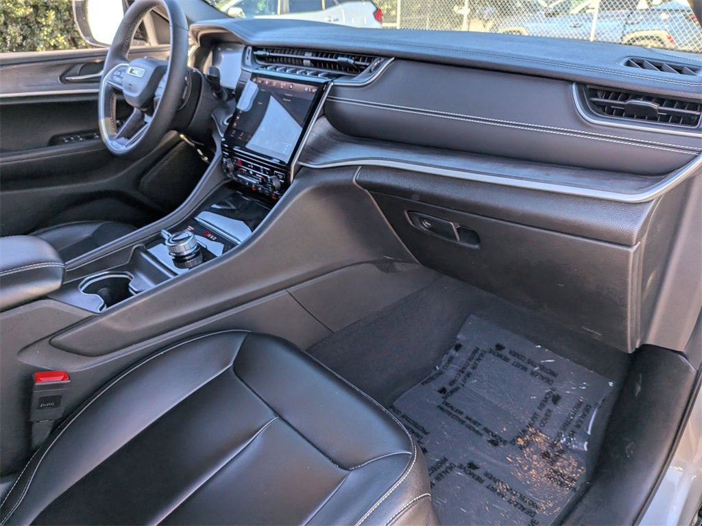 Used 2024 Jeep Grand Cherokee Limited image 34