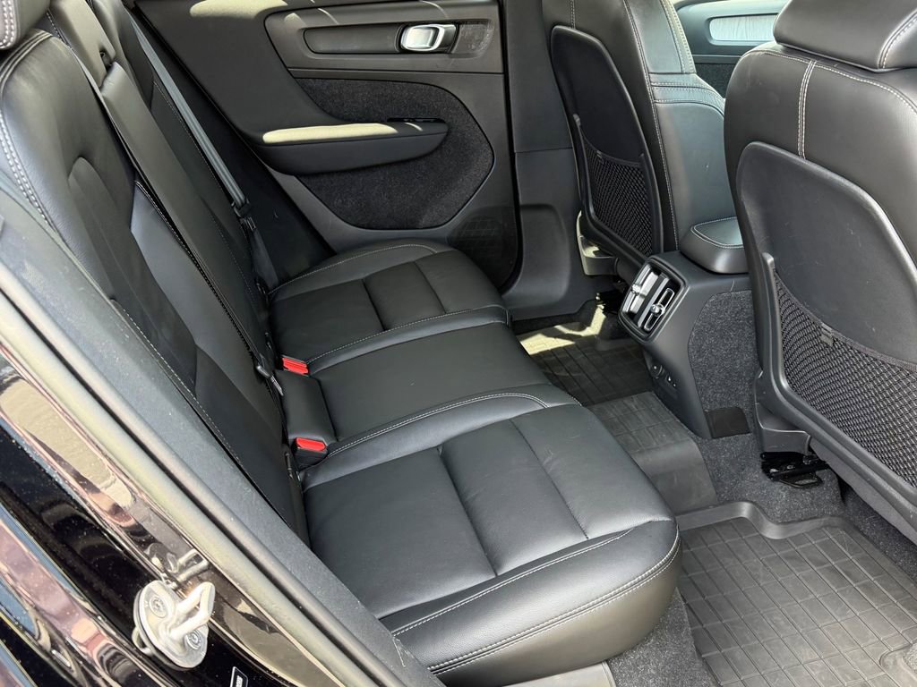 Certified 2023 Volvo XC40 B5 Core w/ Convenience Package image 16