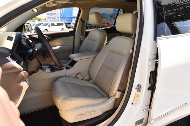 Used 2018 GMC Acadia Denali w/ Technology Package AWD/4WD image 25