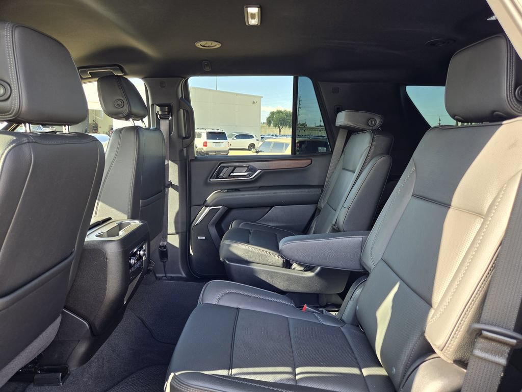 Used 2025 GMC Yukon Denali AWD/4WD image 28