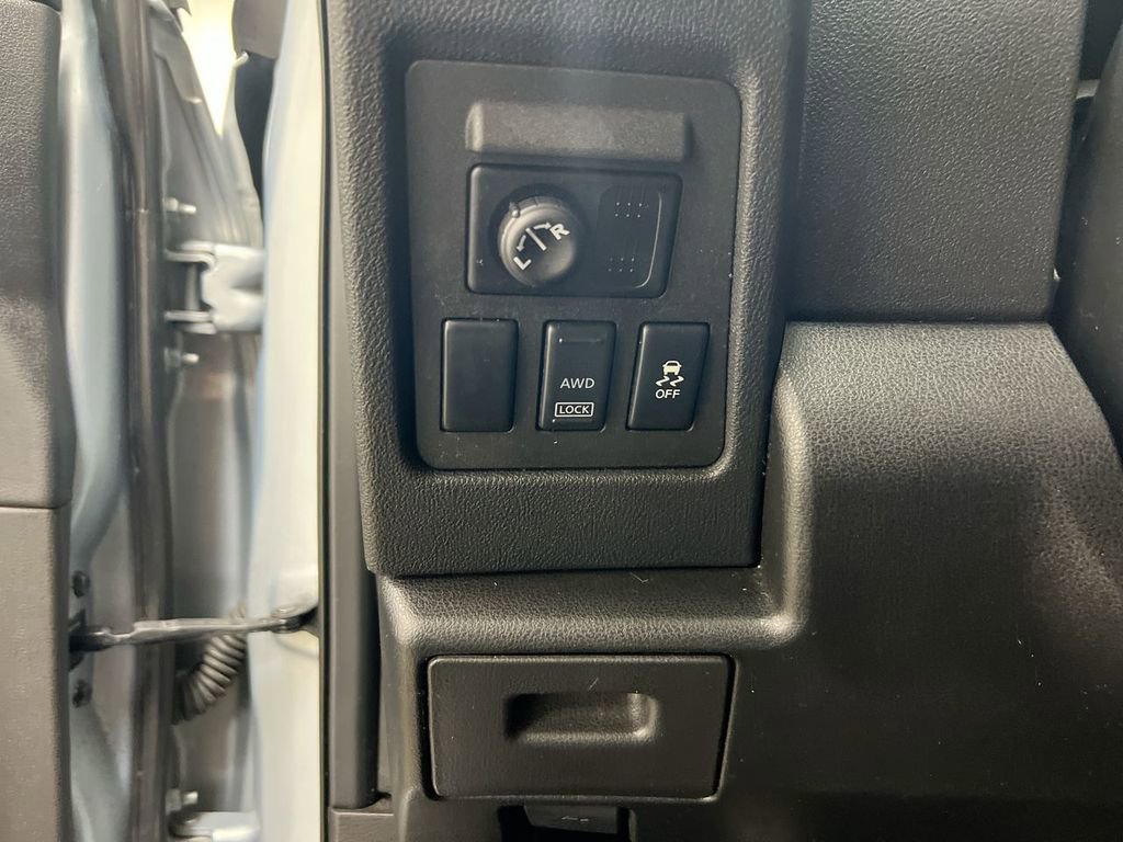 Used 2014 Nissan Rogue S image 17