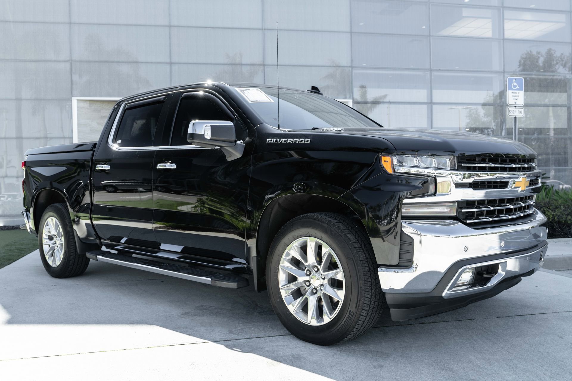 Used 2021 Chevrolet Silverado 1500 LTZ image 4