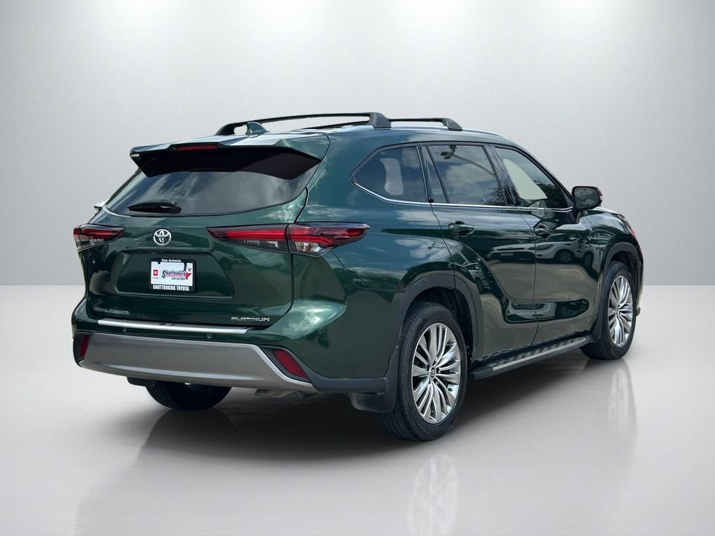 Certified 2024 Toyota Highlander Platinum FWD image 5
