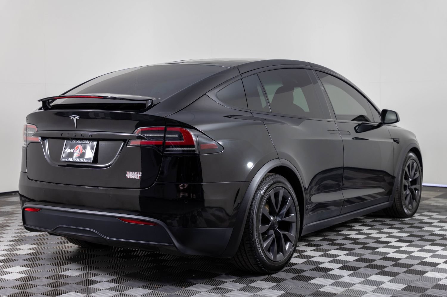 Used 2023 Tesla Model X Plaid image 7