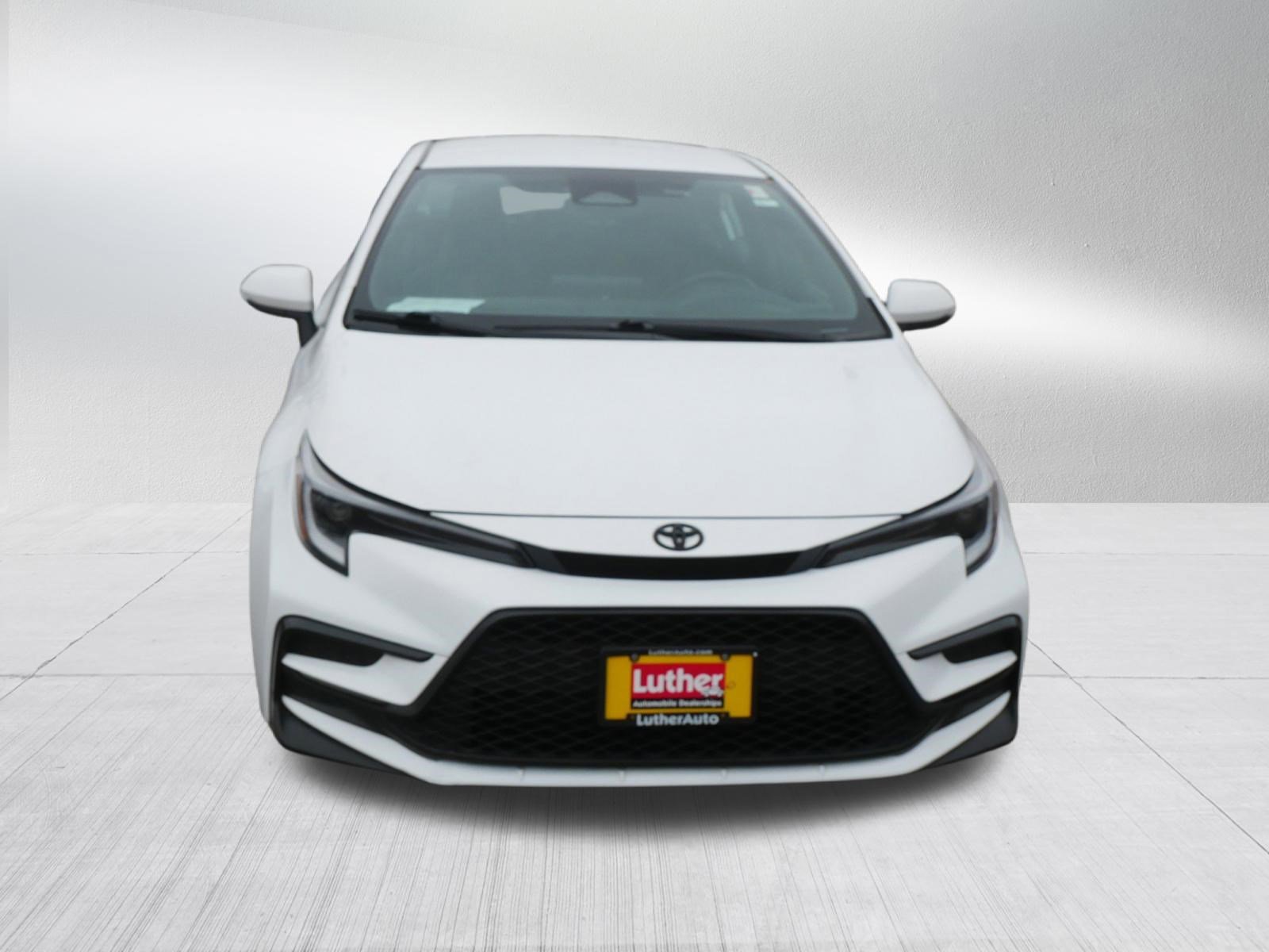 Used 2023 Toyota Corolla SE image 2