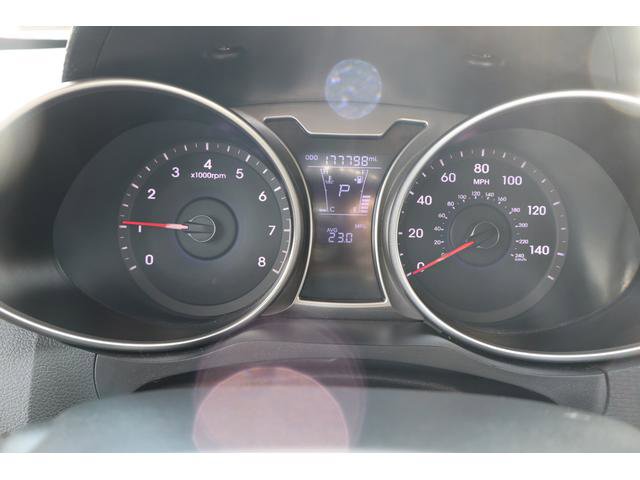 Used 2012 Hyundai Veloster w/ Tech Pkg FWD image 12