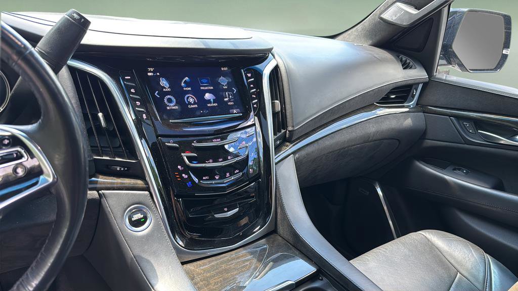 Used 2019 Cadillac Escalade ESV Platinum w/ Escalade Sport Edition AWD/4WD image 41